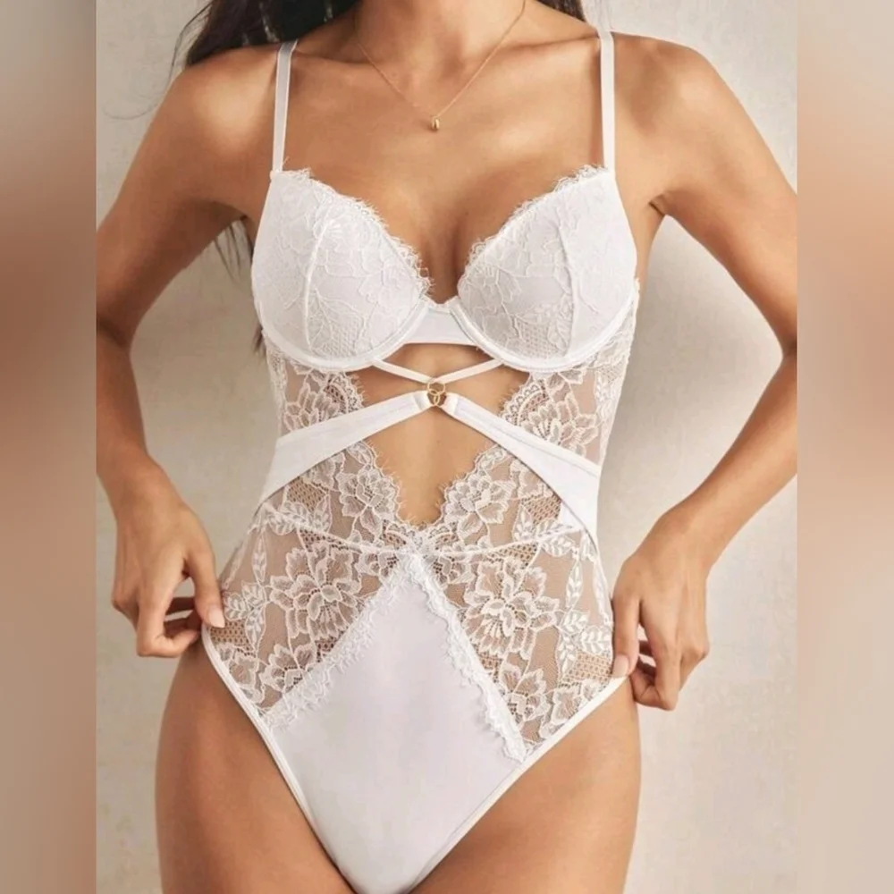 NWOT White Lace Criss Cross Teddy Bodysuit XL - Picture 3 of 6